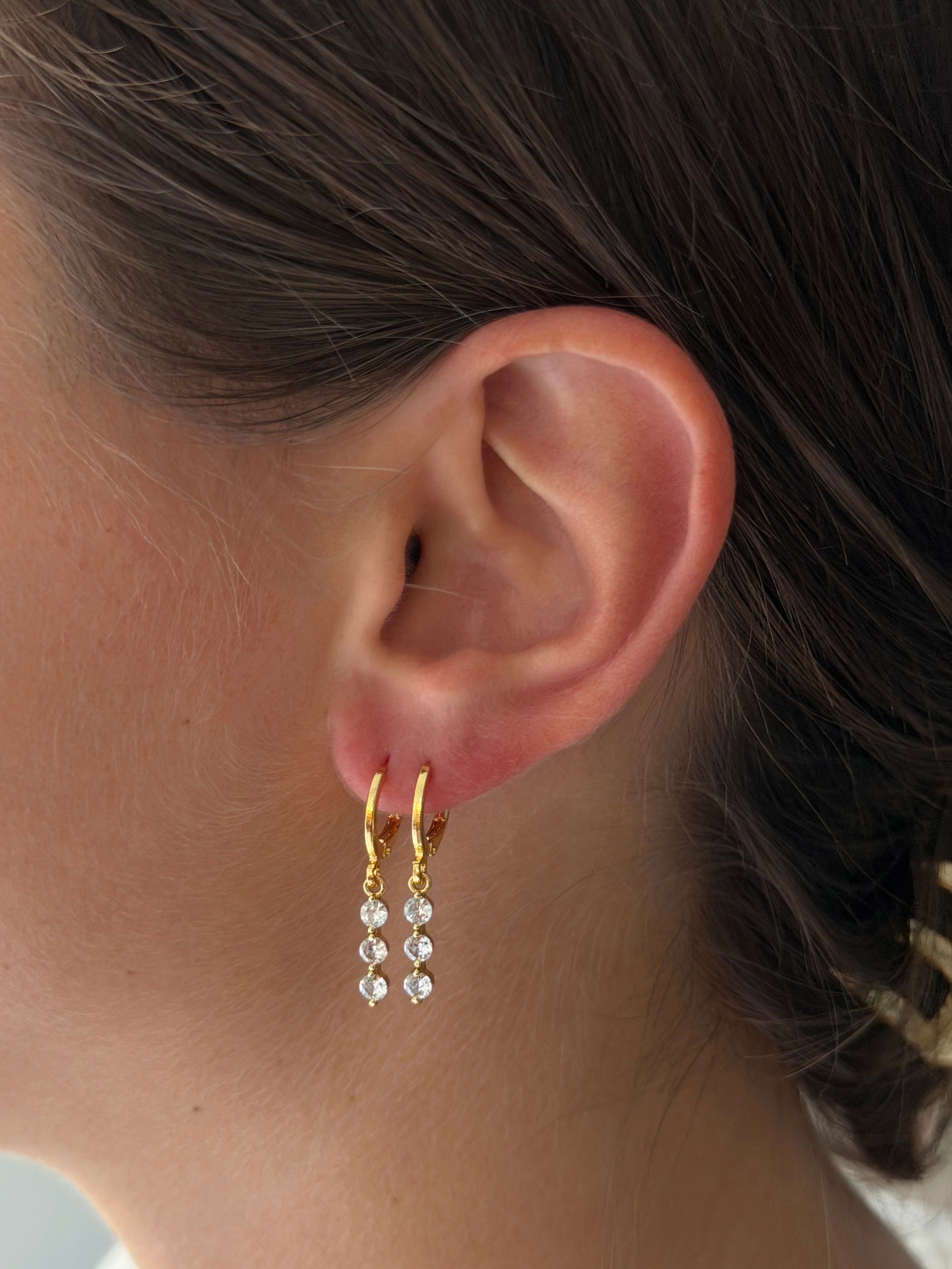 ANNE HUGGIE HOOPS