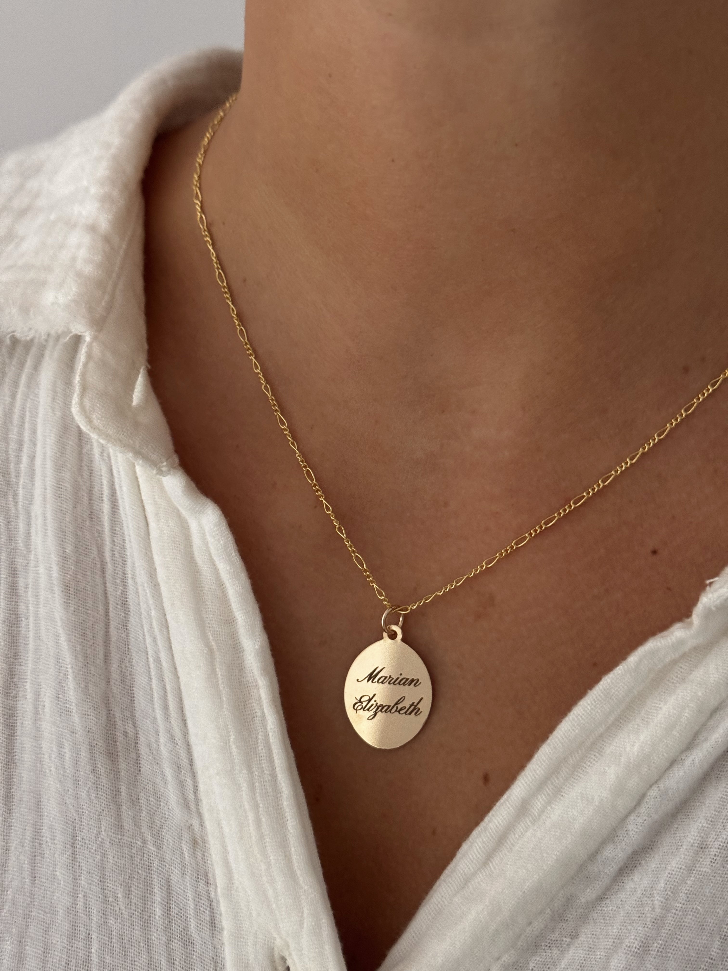 ENGRAVED ELIZABETH OVAL NECKLACE