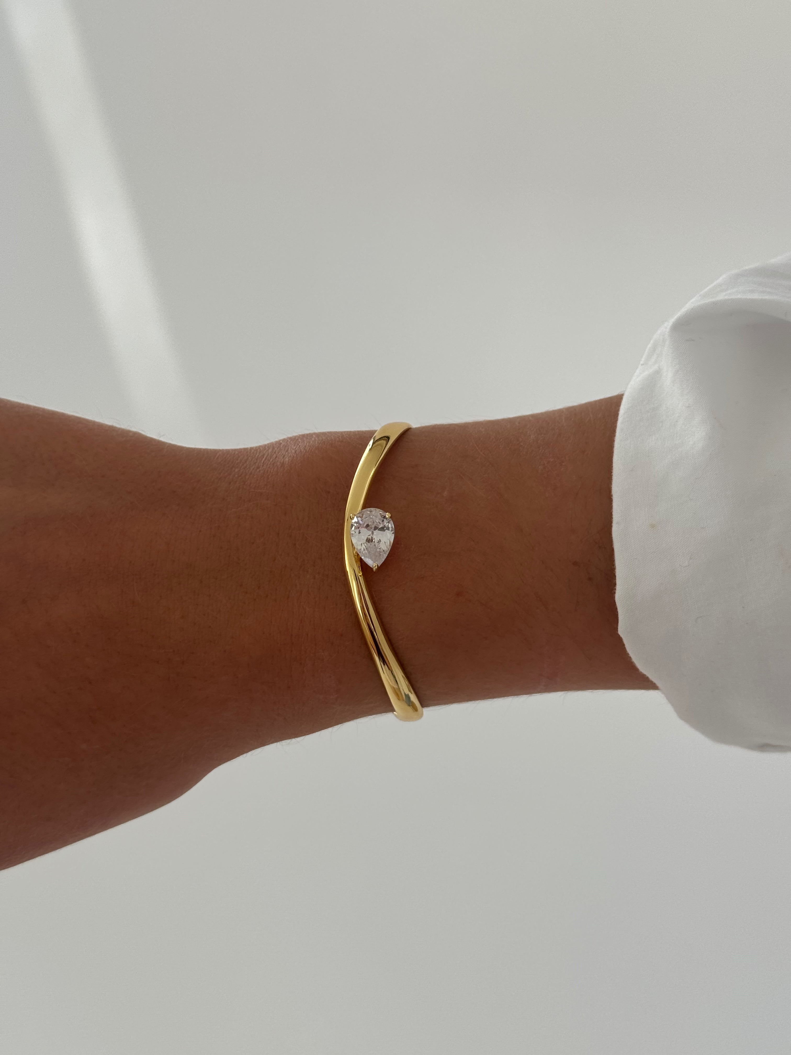 ALEXA CUFF BRACELET